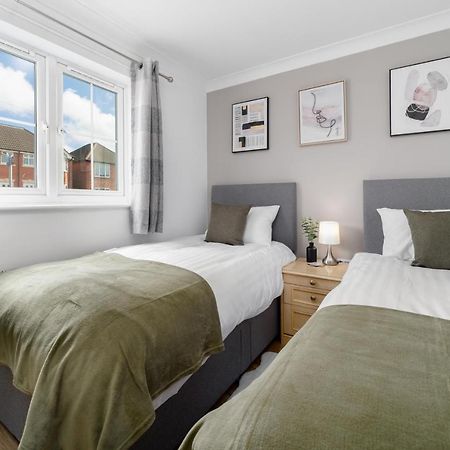 Charming 2Br Ground Floor Flat In Sholing, 11 Mins From City Centre - Recently Set Up With Love Southampton Kültér fotó
