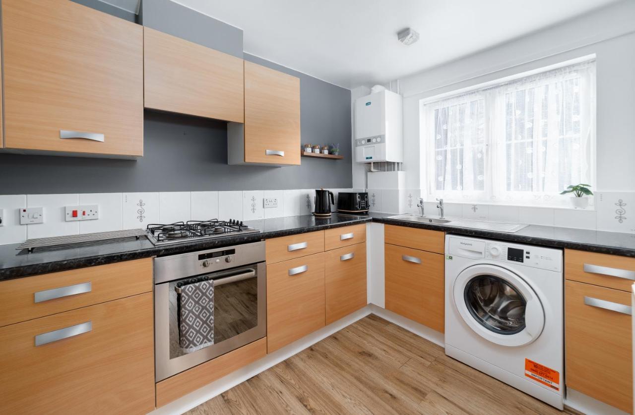 Charming 2Br Ground Floor Flat In Sholing, 11 Mins From City Centre - Recently Set Up With Love Southampton Kültér fotó