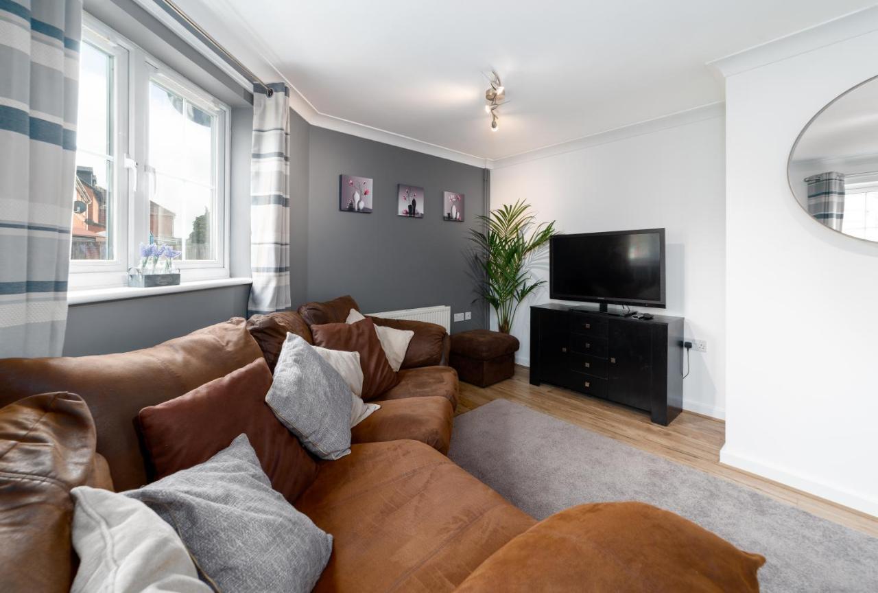 Charming 2Br Ground Floor Flat In Sholing, 11 Mins From City Centre - Recently Set Up With Love Southampton Kültér fotó